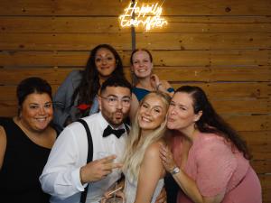 Schram photo 115