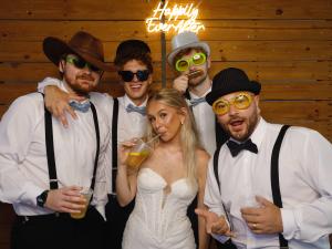 Schram photo 126