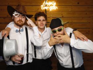 Schram photo 179